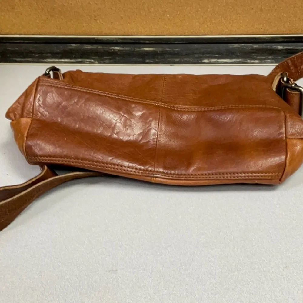 Vintage Brown Leather Messenger Bag with Front Buckle Pockets